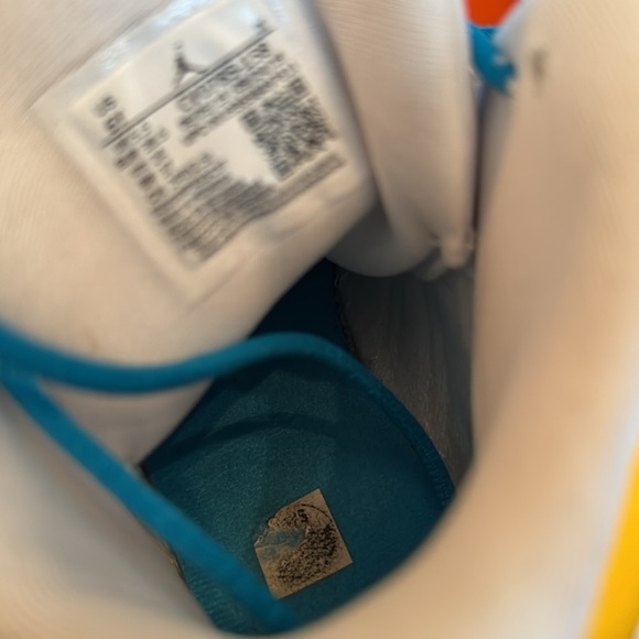 Air Jordan 13 Retro Colorful Sneakers EUC 6Y big kid - Picture 9 of 14